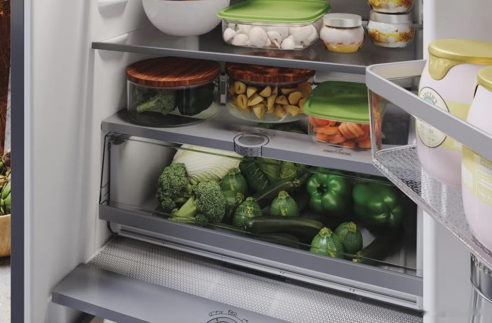 Холодильник Hotpoint-Ariston HTS 9202I SX O3 Холодильник Hotpoint-Ariston HTS 9202I SX O3