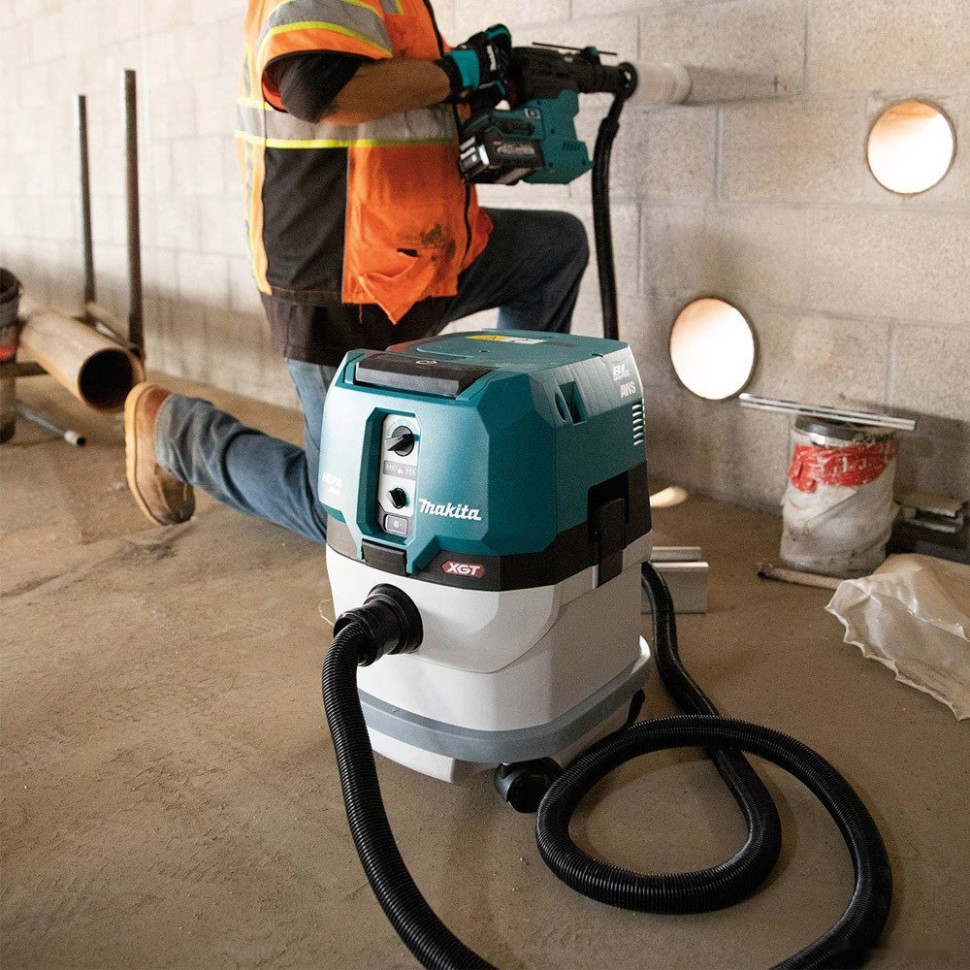 Промышленный пылесос Makita VC004GLZ01 (без АКБ и ЗУ)