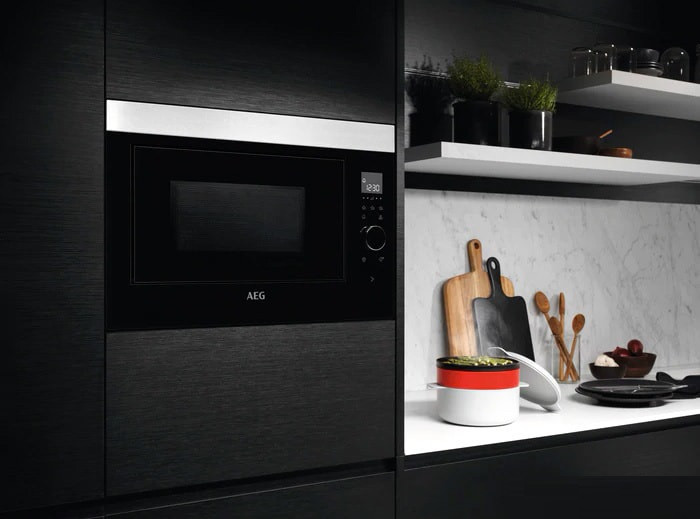 Микроволновая печь AEG MBE2658DEM Микроволновая печь AEG MBE2658DEM