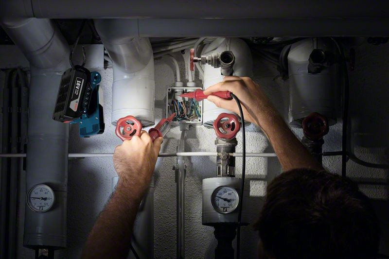 Фонарь Bosch GLI VariLED [0601443400]