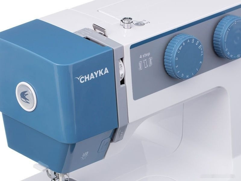 Электромеханическая швейная машина Chayka SewLux 200 Электромеханическая швейная машина Chayka SewLux 200