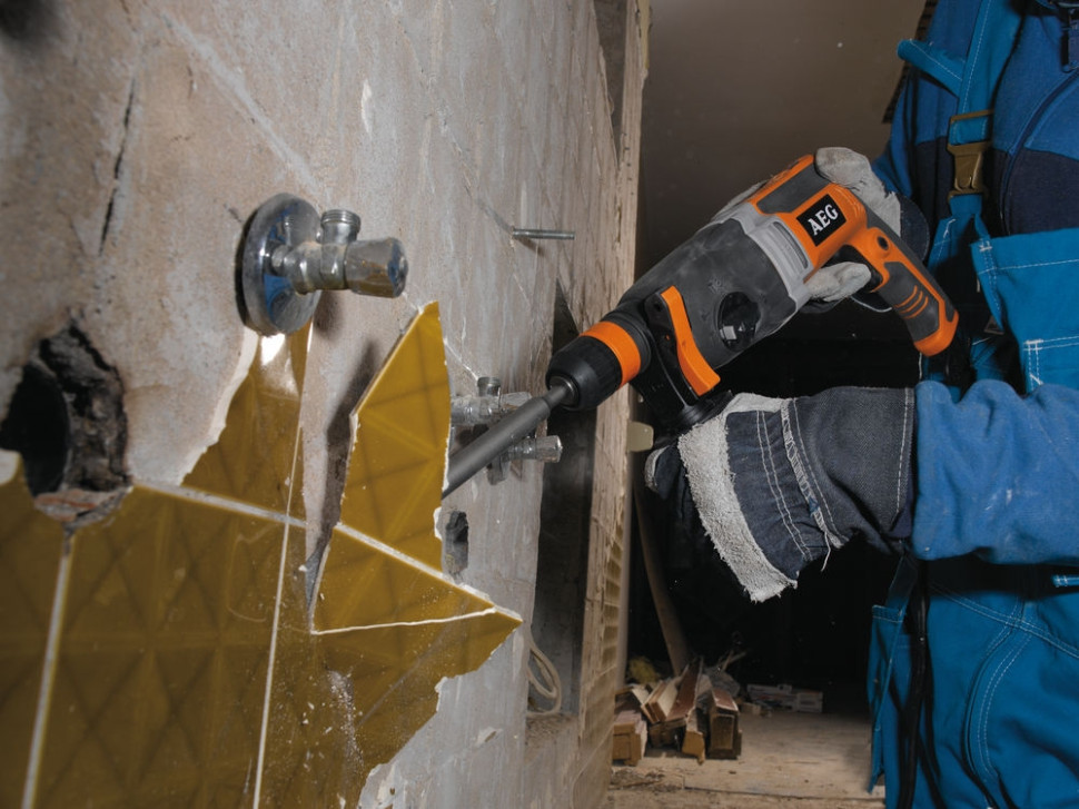 Перфоратор AEG KH 28 Super XE Перфоратор AEG KH 28 Super XE