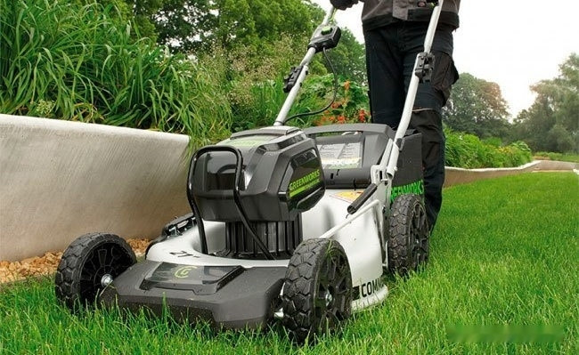 Колёсная газонокосилка Greenworks GD82LM53 (без АКБ)