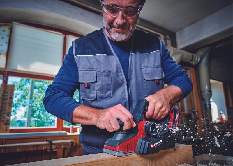 Электрорубанок Einhell TP-PL 18/3 Li BL-Solo 4345405 (без АКБ) Электрорубанок Einhell TP-PL 18/3 Li BL-Solo 4345405 (без АКБ)