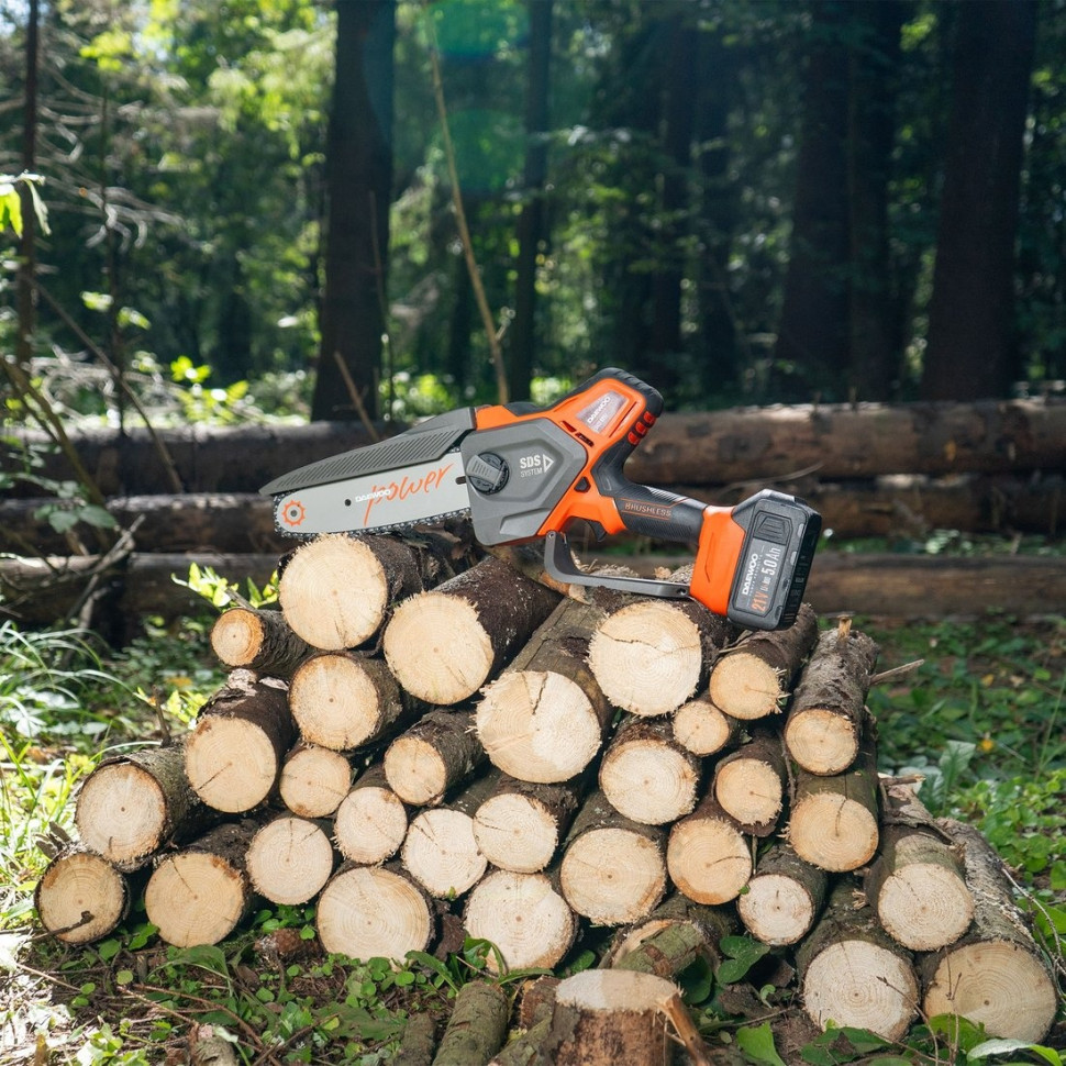 Аккумуляторная пила Daewoo Power DACS 821Li (без АКБ) Аккумуляторная пила Daewoo Power DACS 821Li (без АКБ)