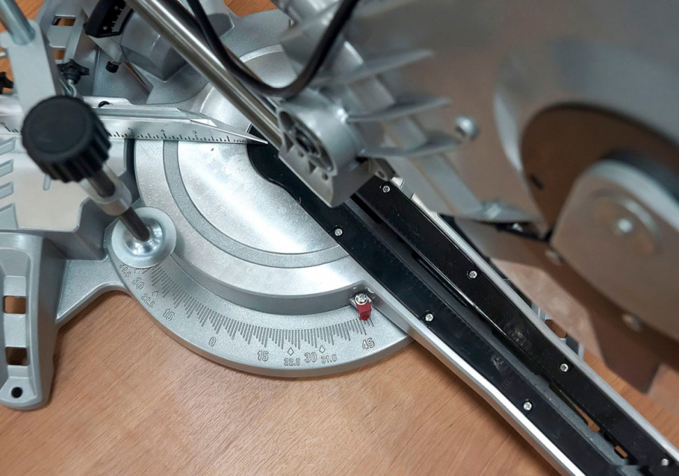 Торцовочная пила Энкор Корвет 6-330С 90062 Торцовочная пила Энкор Корвет 6-330С 90062