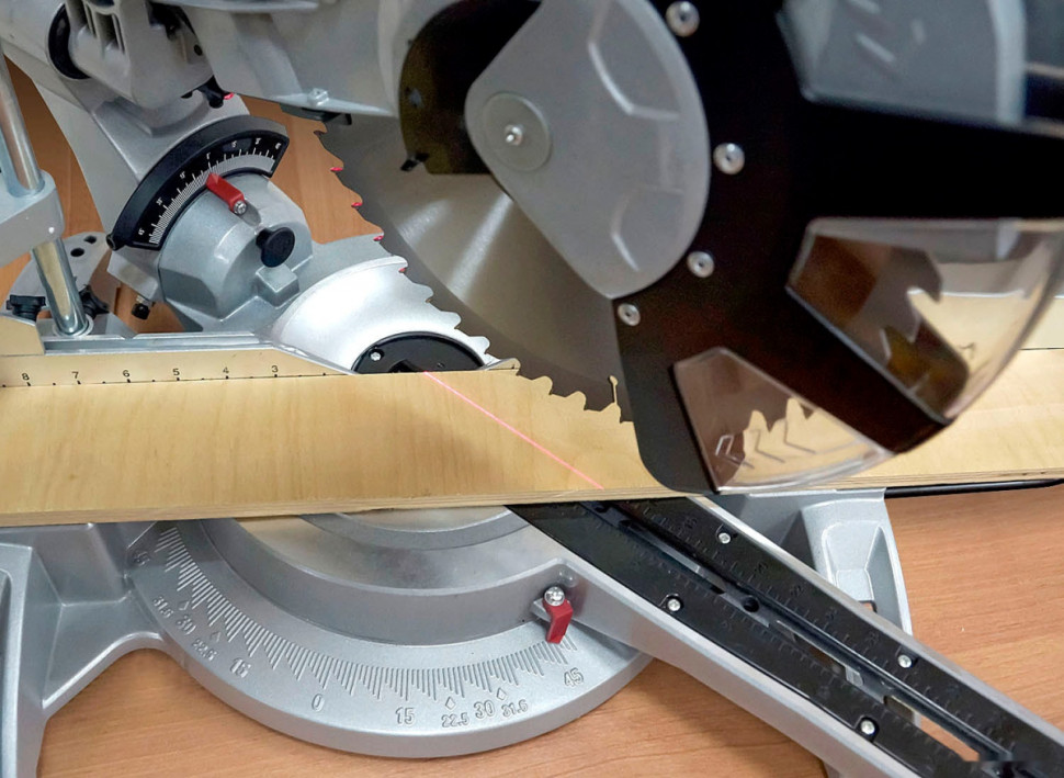 Торцовочная пила Энкор Корвет 6-330С 90062 Торцовочная пила Энкор Корвет 6-330С 90062