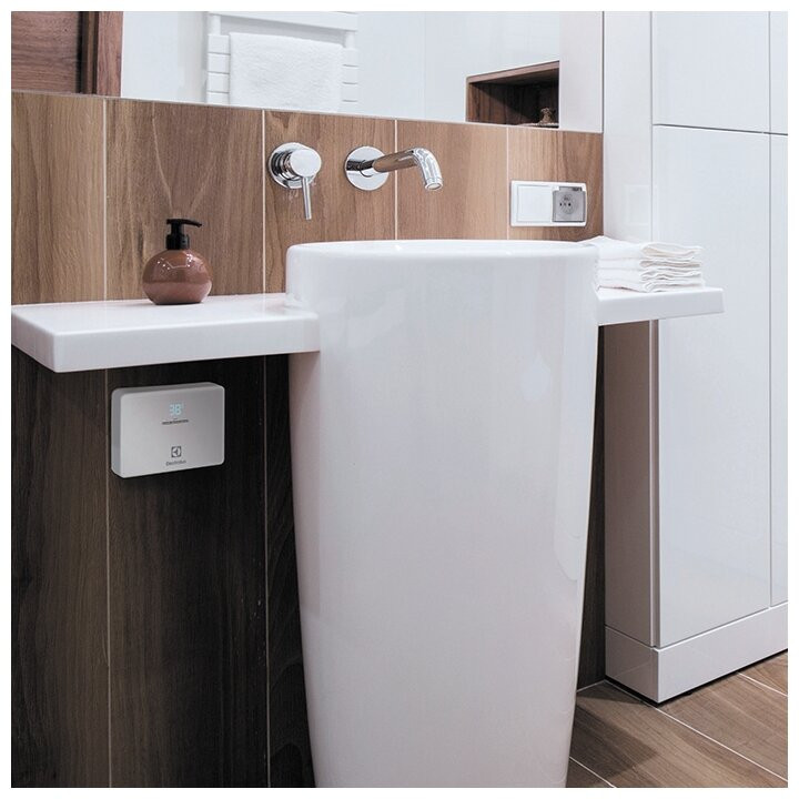 Водонагреватель Electrolux NPX 4 Aquatronic Digital 2.0 Водонагреватель Electrolux NPX 4 Aquatronic Digital 2.0
