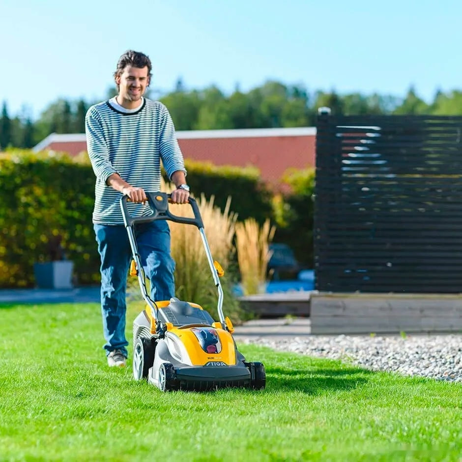 Колёсная газонокосилка Stiga SLM 544 AE 294426068/ST1 (c АКБ 5 Ah) Колёсная газонокосилка Stiga SLM 544 AE 294426068/ST1 (c АКБ 5 Ah)