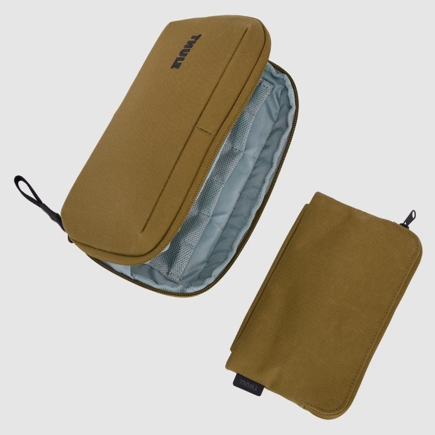 Органайзер для чемодана Thule Aion Travel TATO101NUTRIA 3205407 (горчичный) Органайзер для чемодана Thule Aion Travel TATO101NUTRIA 3205407 (горчичный)