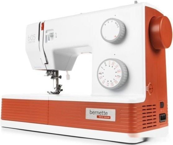 Электромеханическая швейная машина Bernette 05 Crafter Электромеханическая швейная машина Bernette 05 Crafter