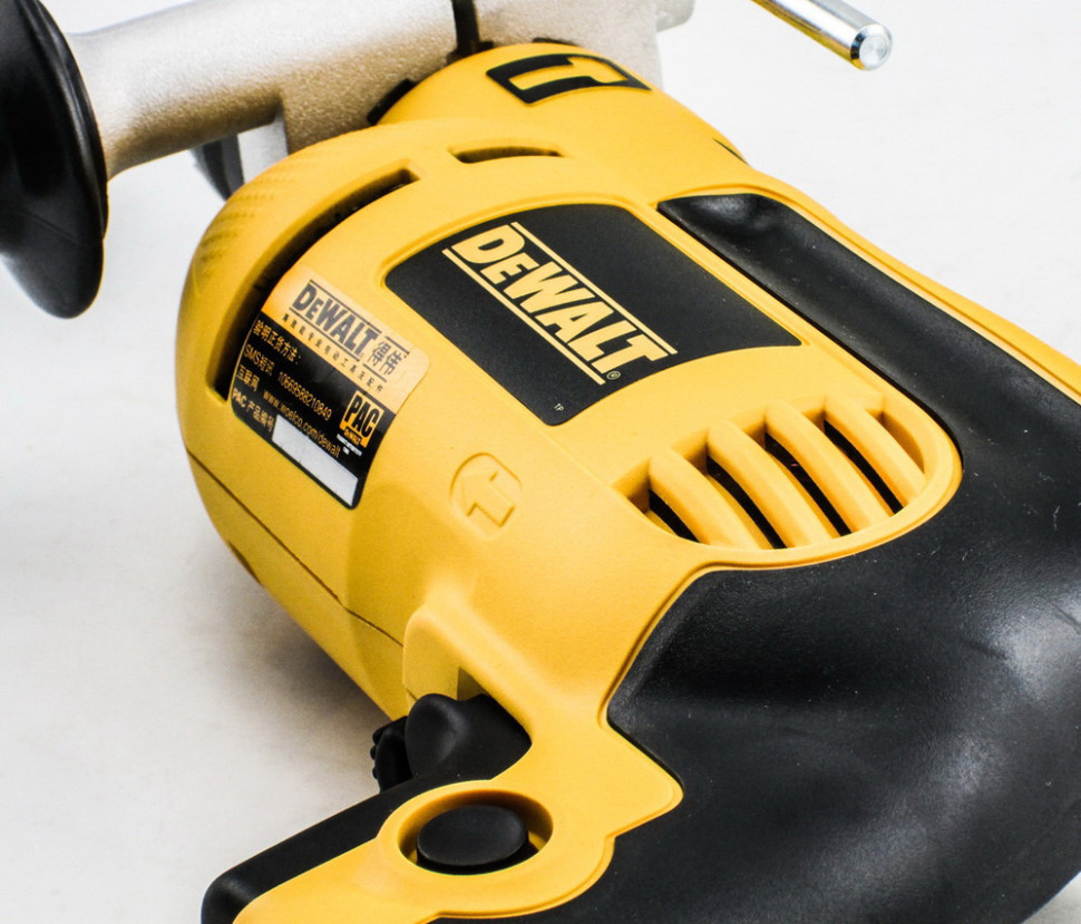 Дрель ударная DeWALT DWD024S Дрель ударная DeWALT DWD024S