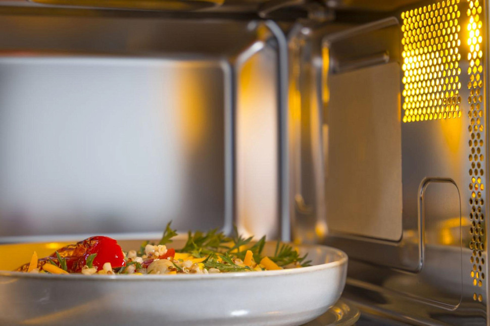 Микроволновая печь Gorenje BMI251SG3BG Микроволновая печь Gorenje BMI251SG3BG