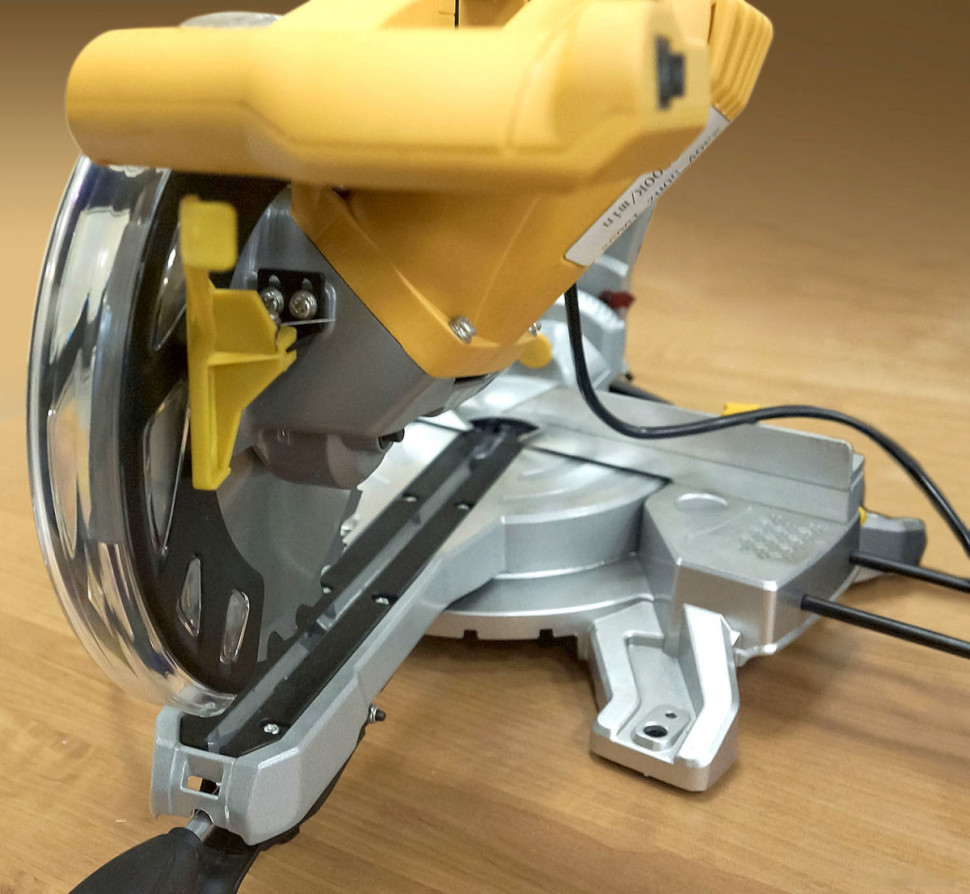 Торцовочная пила Энкор Корвет 8-310С Торцовочная пила Энкор Корвет 8-310С