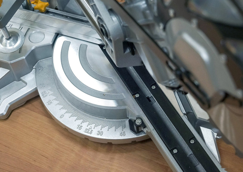 Торцовочная пила Энкор Корвет 8-310С Торцовочная пила Энкор Корвет 8-310С