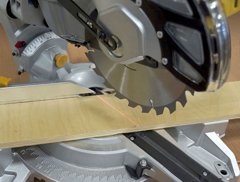 Торцовочная пила Энкор Корвет 8-310С Торцовочная пила Энкор Корвет 8-310С