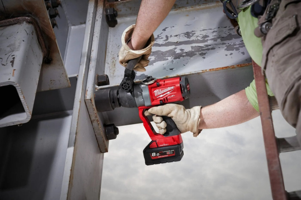 Гайковерт Milwaukee M18 ONEFHIWF1-802X 4933499254 (с 2-мя АКБ, кейс)