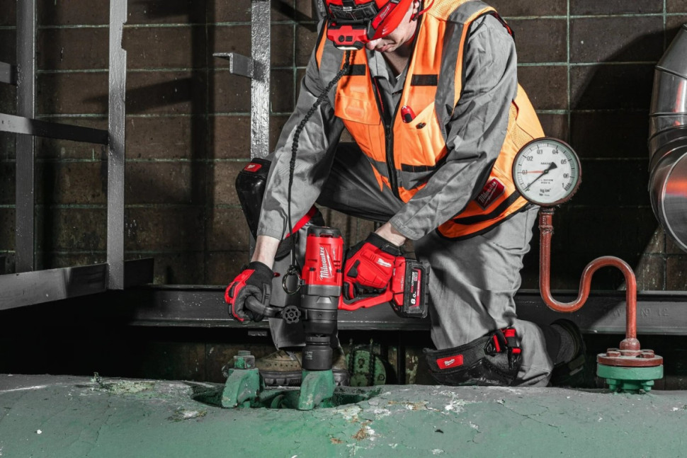 Гайковерт Milwaukee M18 ONEFHIWF1-802X 4933499254 (с 2-мя АКБ, кейс)