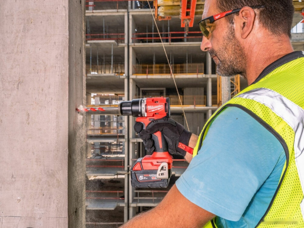 Ударная дрель-шуруповерт Milwaukee M18 M18BLPDRC-0X 4933492821 (без АКБ, кейс)