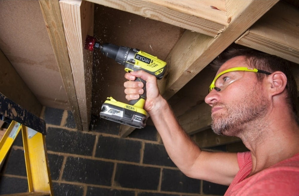 Дрель-шуруповерт Ryobi R18DD3-215S 5133003774 (с 2-мя АКБ, сумка) Дрель-шуруповерт Ryobi R18DD3-215S 5133003774 (с 2-мя АКБ, сумка)