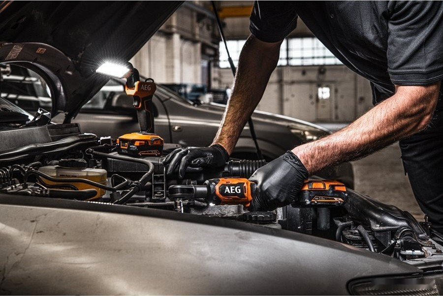 Трещотка AEG Powertools BSS18R38BL-0 (без АКБ)