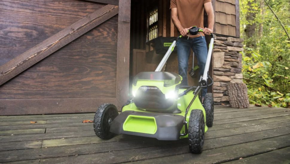Аккумуляторная газонокосилка Greenworks GD60LM51SP (2514307) Аккумуляторная газонокосилка Greenworks GD60LM51SP (2514307)