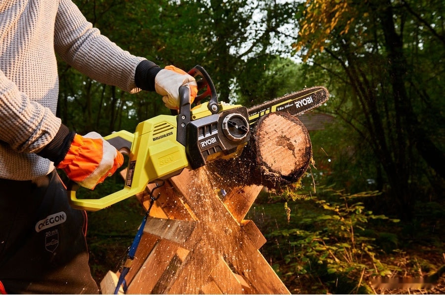 Аккумуляторная пила Ryobi RY36CSX35A-0 (без АКБ) Аккумуляторная пила Ryobi RY36CSX35A-0 (без АКБ)