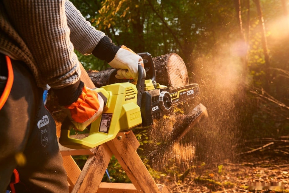 Аккумуляторная пила Ryobi RY36CSX35A-150 (с АКБ 5 Ah) Аккумуляторная пила Ryobi RY36CSX35A-150 (с АКБ 5 Ah)