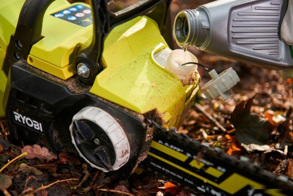 Аккумуляторная пила Ryobi RY36CSX35A-150 (с АКБ 5 Ah) Аккумуляторная пила Ryobi RY36CSX35A-150 (с АКБ 5 Ah)