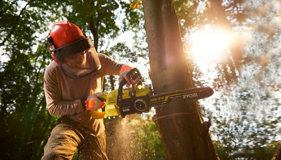 Аккумуляторная пила Ryobi RY36CSX35A-150 (с АКБ 5 Ah) Аккумуляторная пила Ryobi RY36CSX35A-150 (с АКБ 5 Ah)