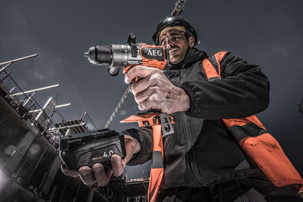 Ударная дрель-шуруповерт AEG Powertools BSB 18C3BL-X02C 4935478937 (с 2-мя АКБ 2 Ач + 4 Ач, кейс) Ударная дрель-шуруповерт AEG Powertools BSB 18C3BL-X02C 4935478937 (с 2-мя АКБ 2 Ач + 4 Ач, кейс)