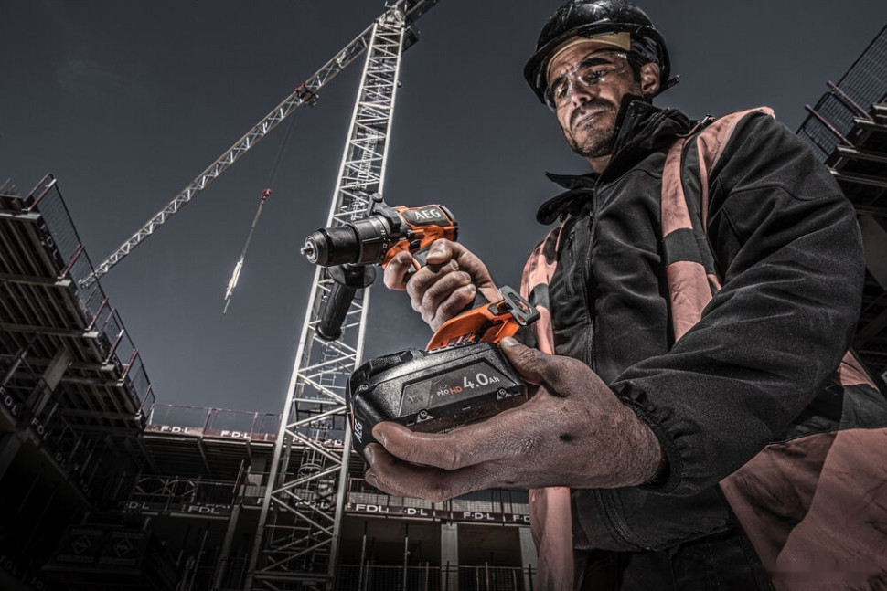 Ударная дрель-шуруповерт AEG Powertools BSB 18C3BL-X02C 4935478937 (с 2-мя АКБ 2 Ач + 4 Ач, кейс) Ударная дрель-шуруповерт AEG Powertools BSB 18C3BL-X02C 4935478937 (с 2-мя АКБ 2 Ач + 4 Ач, кейс)