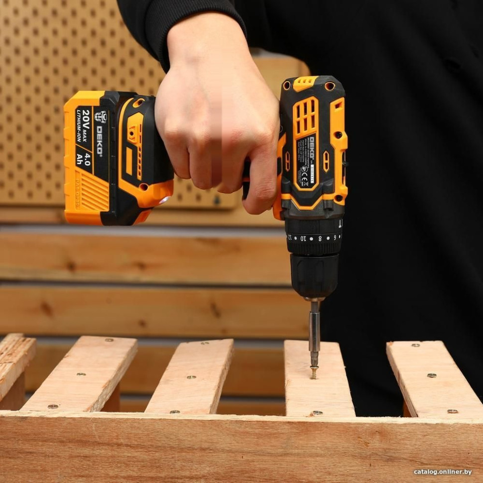 Ударная дрель-шуруповерт Deko DKCD20 Impact 063-4420 (с 2-мя АКБ, кейс) Ударная дрель-шуруповерт Deko DKCD20 Impact 063-4420 (с 2-мя АКБ, кейс)