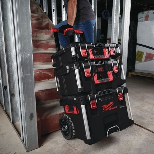 Ящик для инструментов Milwaukee PackOut Rolling Trolley Toolbox