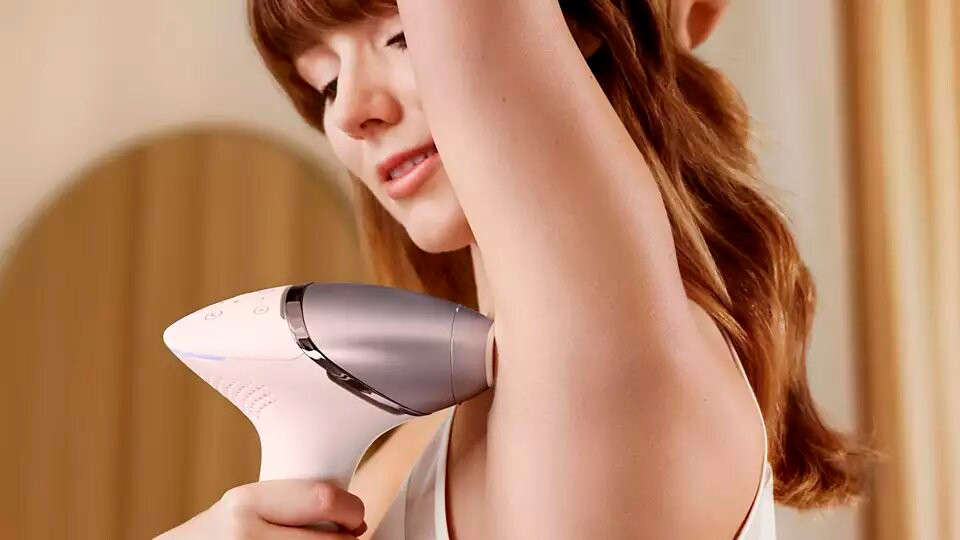 Фотоэпилятор Philips Lumea 9000 BRI958/00 Фотоэпилятор Philips Lumea 9000 BRI958/00