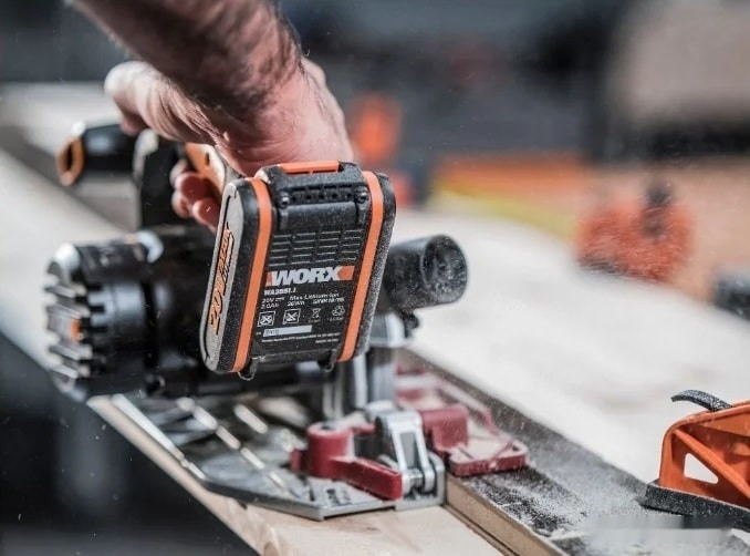 Дисковая (циркулярная) пила Worx WX530.9 (без АКБ) Дисковая (циркулярная) пила Worx WX530.9 (без АКБ)