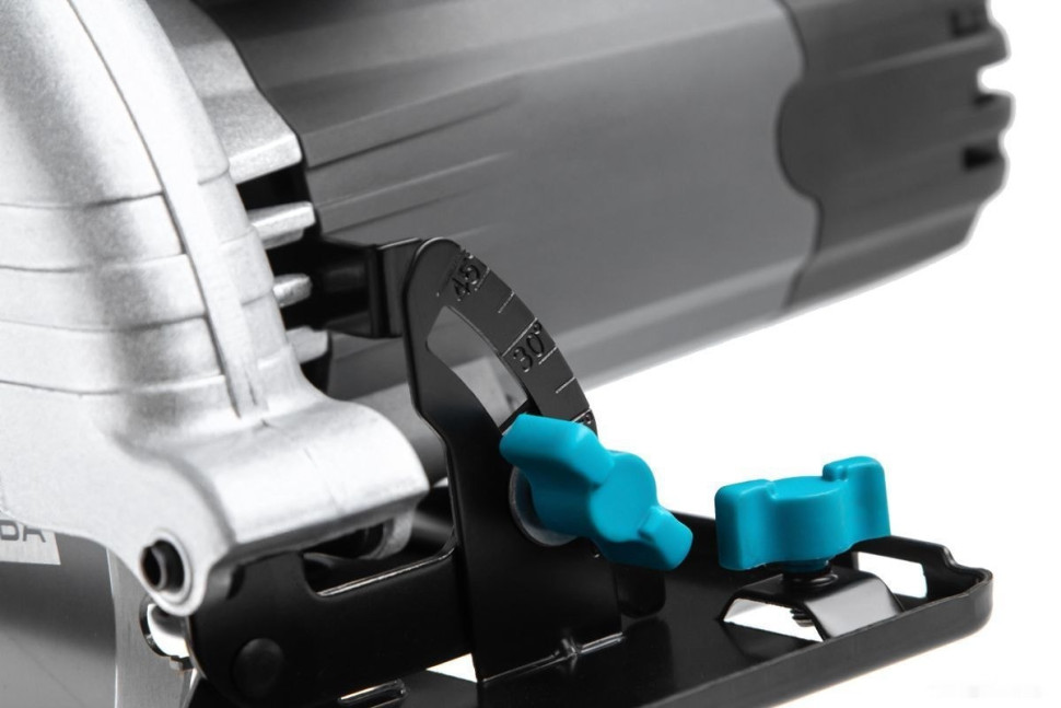 Дисковая (циркулярная) пила Tesla TCS1400 Дисковая (циркулярная) пила Tesla TCS1400