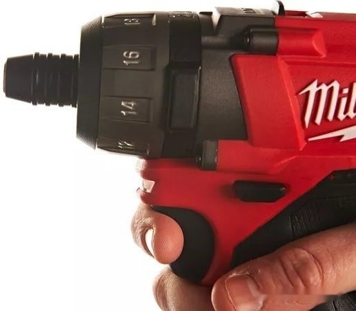 Дрель-шуруповерт Milwaukee M12 CD-0 4933440450 (без АКБ) Дрель-шуруповерт Milwaukee M12 CD-0 4933440450 (без АКБ)