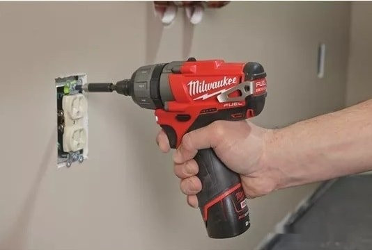 Дрель-шуруповерт Milwaukee M12 CD-0 4933440450 (без АКБ) Дрель-шуруповерт Milwaukee M12 CD-0 4933440450 (без АКБ)