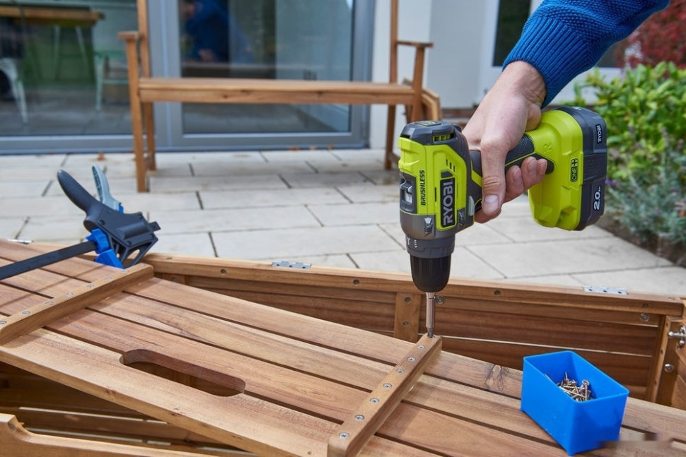 Дрель-шуруповерт Ryobi R18DD5-220S 5133003733 (с 2-мя АКБ, сумка) Дрель-шуруповерт Ryobi R18DD5-220S 5133003733 (с 2-мя АКБ, сумка)