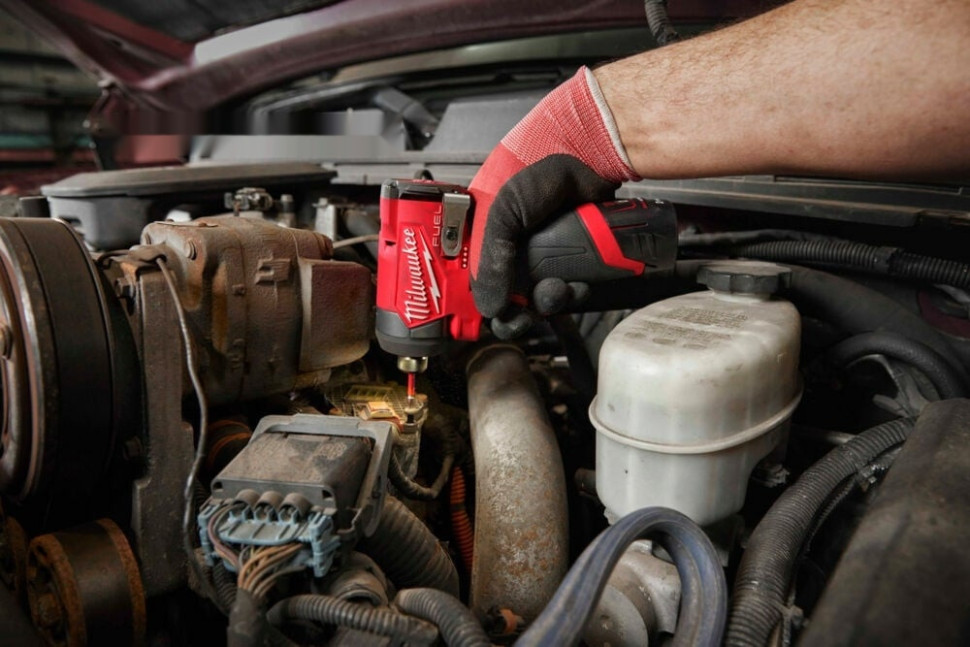 Винтоверт Milwaukee M12 FUEL M12FID2-202X 4933479877 (с 2-мя АКБ, кейс) Винтоверт Milwaukee M12 FUEL M12FID2-202X 4933479877 (с 2-мя АКБ, кейс)