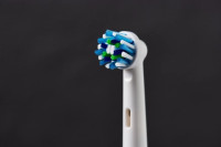 Электрическая зубная щетка Oral-B Smart 4100 Sensitive