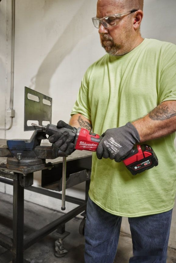 Шлифовальная машина Milwaukee M18 FDGRB-0X 4933480953 (без АКБ, кейс) Шлифовальная машина Milwaukee M18 FDGRB-0X 4933480953 (без АКБ, кейс)