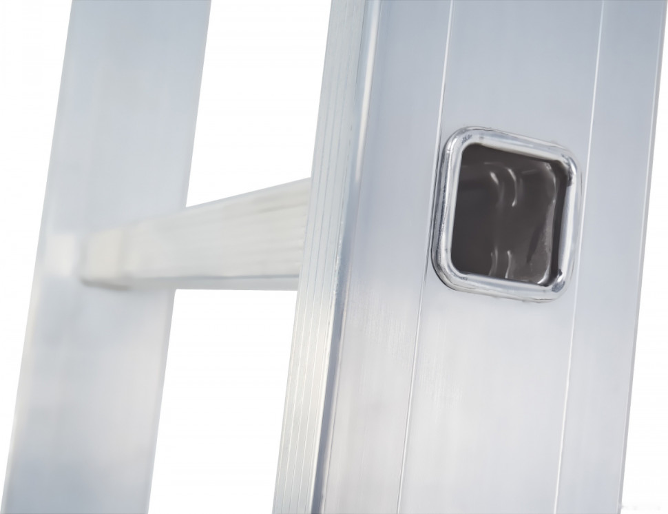 Лестница-стремянка Новая Высота NV 323 трёхсекционная усиленная 3x17 ступеней Лестница-стремянка Новая Высота NV 323 трёхсекционная усиленная 3x17 ступеней