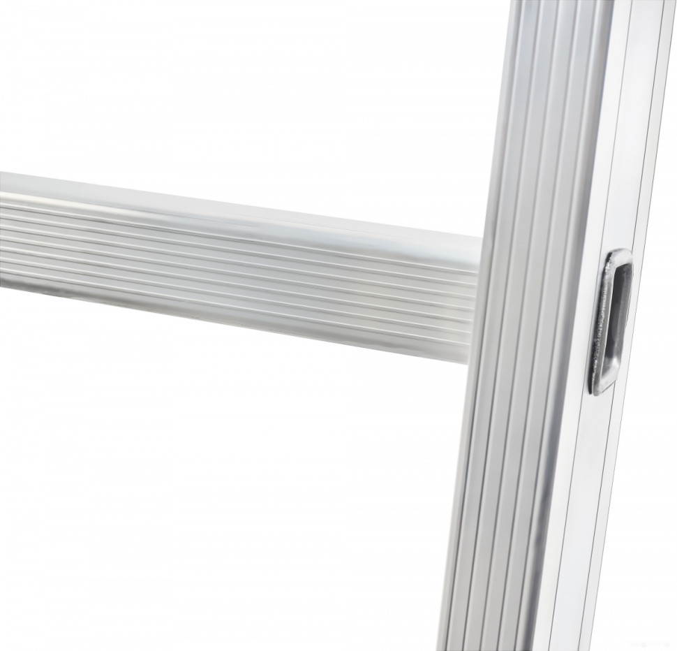 Лестница-стремянка Новая Высота NV 323 трёхсекционная усиленная 3x17 ступеней Лестница-стремянка Новая Высота NV 323 трёхсекционная усиленная 3x17 ступеней