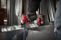 Винтоверт Milwaukee M18 FID2-0X 4933464088 (с 2-мя АКБ, кейс)