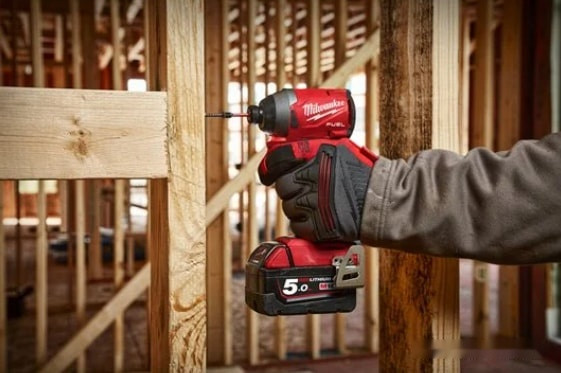 Винтоверт Milwaukee M18 FID2-0X 4933464088 (с 2-мя АКБ, кейс) Винтоверт Milwaukee M18 FID2-0X 4933464088 (с 2-мя АКБ, кейс)