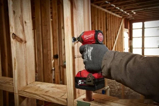 Винтоверт Milwaukee M18 FID2-0X 4933464088 (с 2-мя АКБ, кейс) Винтоверт Milwaukee M18 FID2-0X 4933464088 (с 2-мя АКБ, кейс)