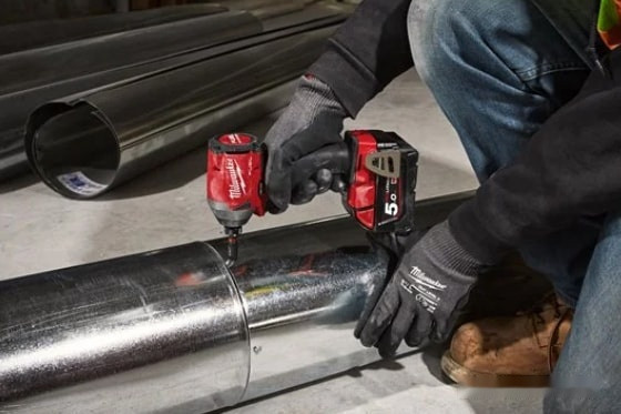 Винтоверт Milwaukee M18 FID2-0X 4933464088 (с 2-мя АКБ, кейс) Винтоверт Milwaukee M18 FID2-0X 4933464088 (с 2-мя АКБ, кейс)