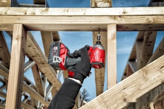 Винтоверт Milwaukee M18 FID2-0X 4933464088 (с 2-мя АКБ, кейс) Винтоверт Milwaukee M18 FID2-0X 4933464088 (с 2-мя АКБ, кейс)